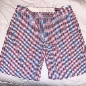 Vineyard Vines breaker 9” plaid shorts 33 waist